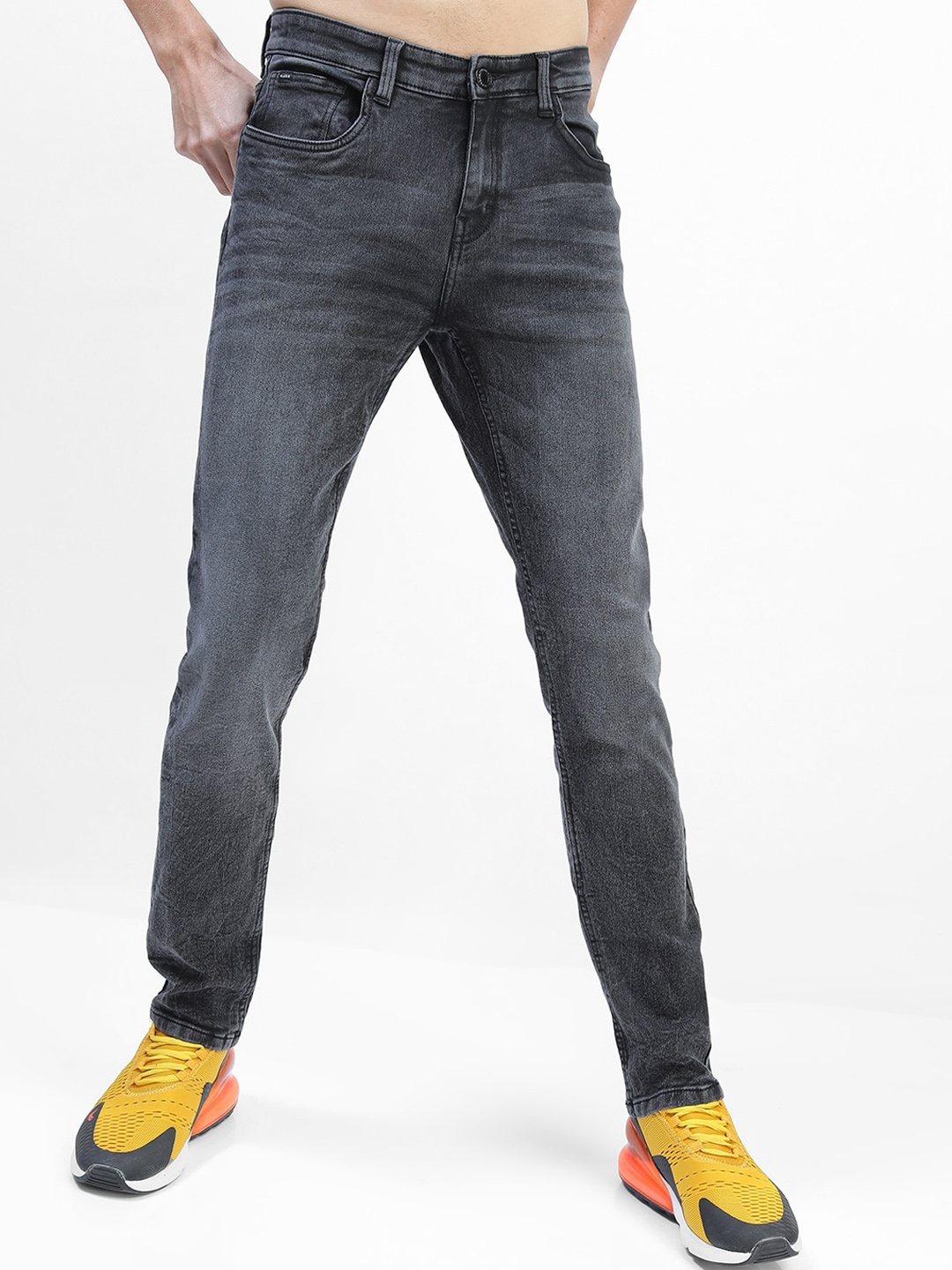 

HIGHLANDER Men Grey Slim Fit Low Distress Light Fade Stretchable Jeans