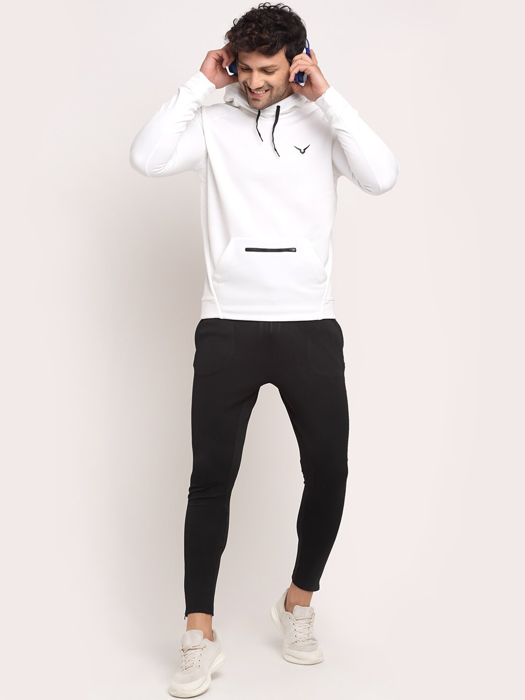 

Invincible Exclusive Box Fleece Hoody, White