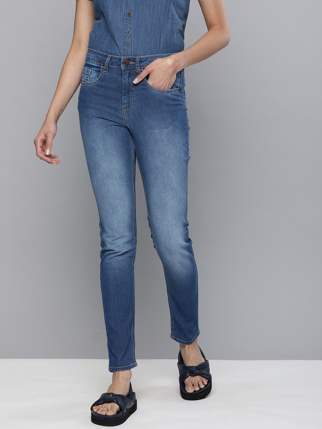 

HERE&NOW Women Indigo Light Fade Stretchable Casual Jeans, Blue