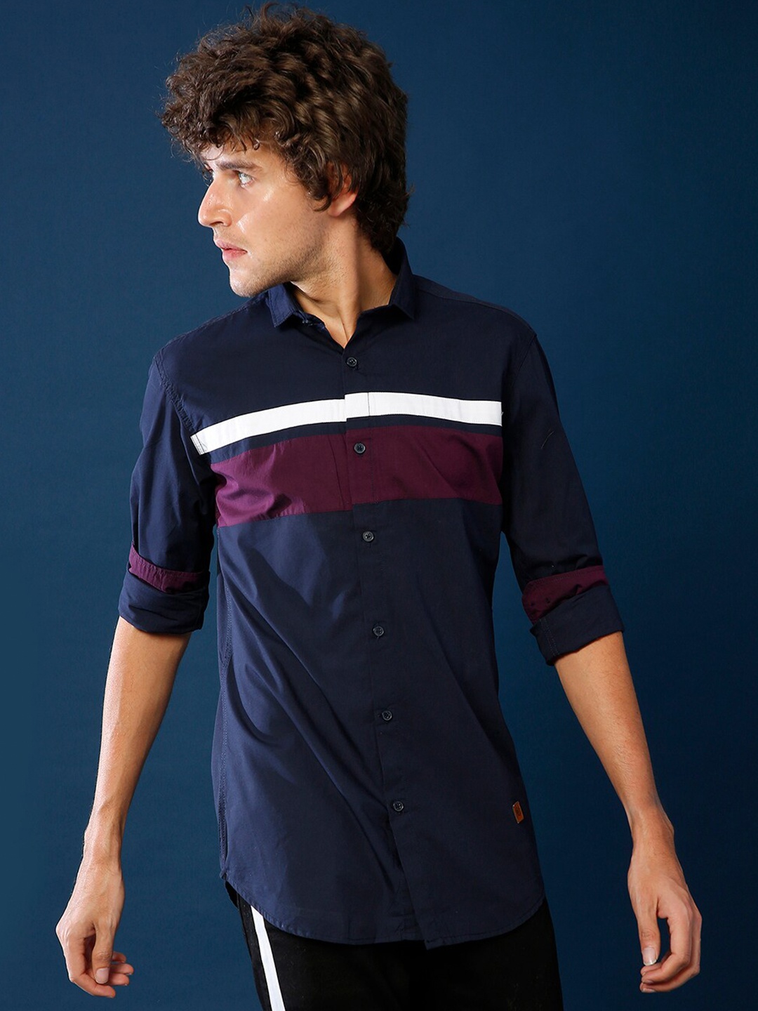 

Campus Sutra Men Navy Blue Classic Horizontal Stripes Striped Casual Shirt