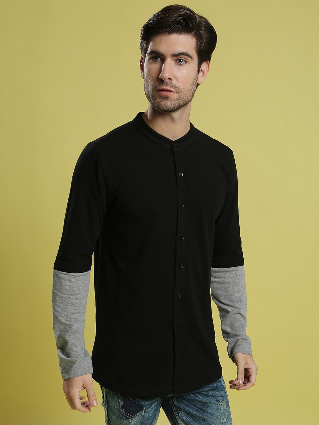 

Campus Sutra Men Black Classic Casual Shirt