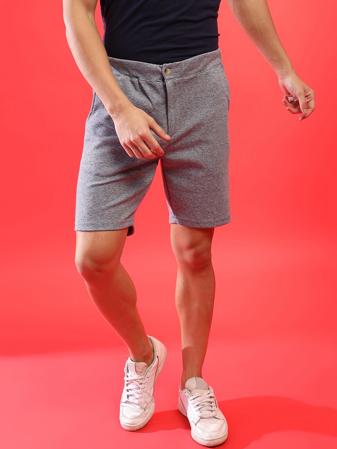 

Campus Sutra Men Grey Outdoor Shorts