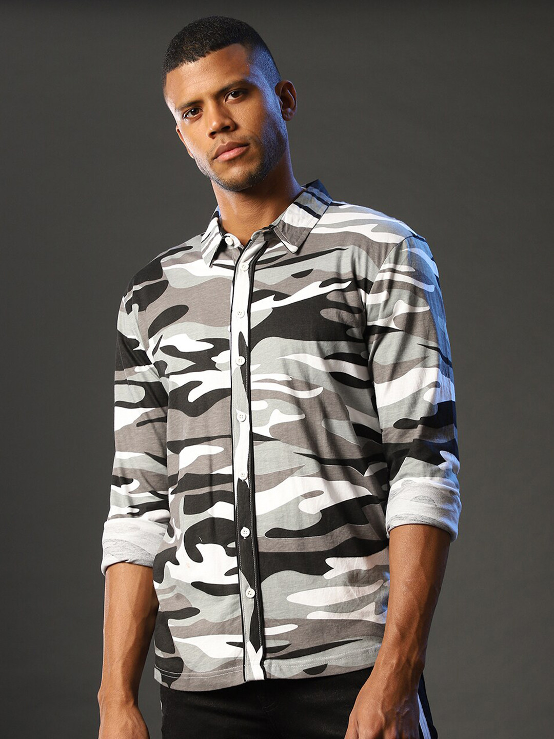 

Campus Sutra Men Grey Classic Printed Casual Shirt