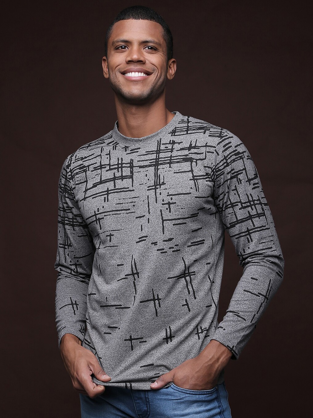 

Campus Sutra Men Grey Typography Printed Pockets Outdoor T-shirt
