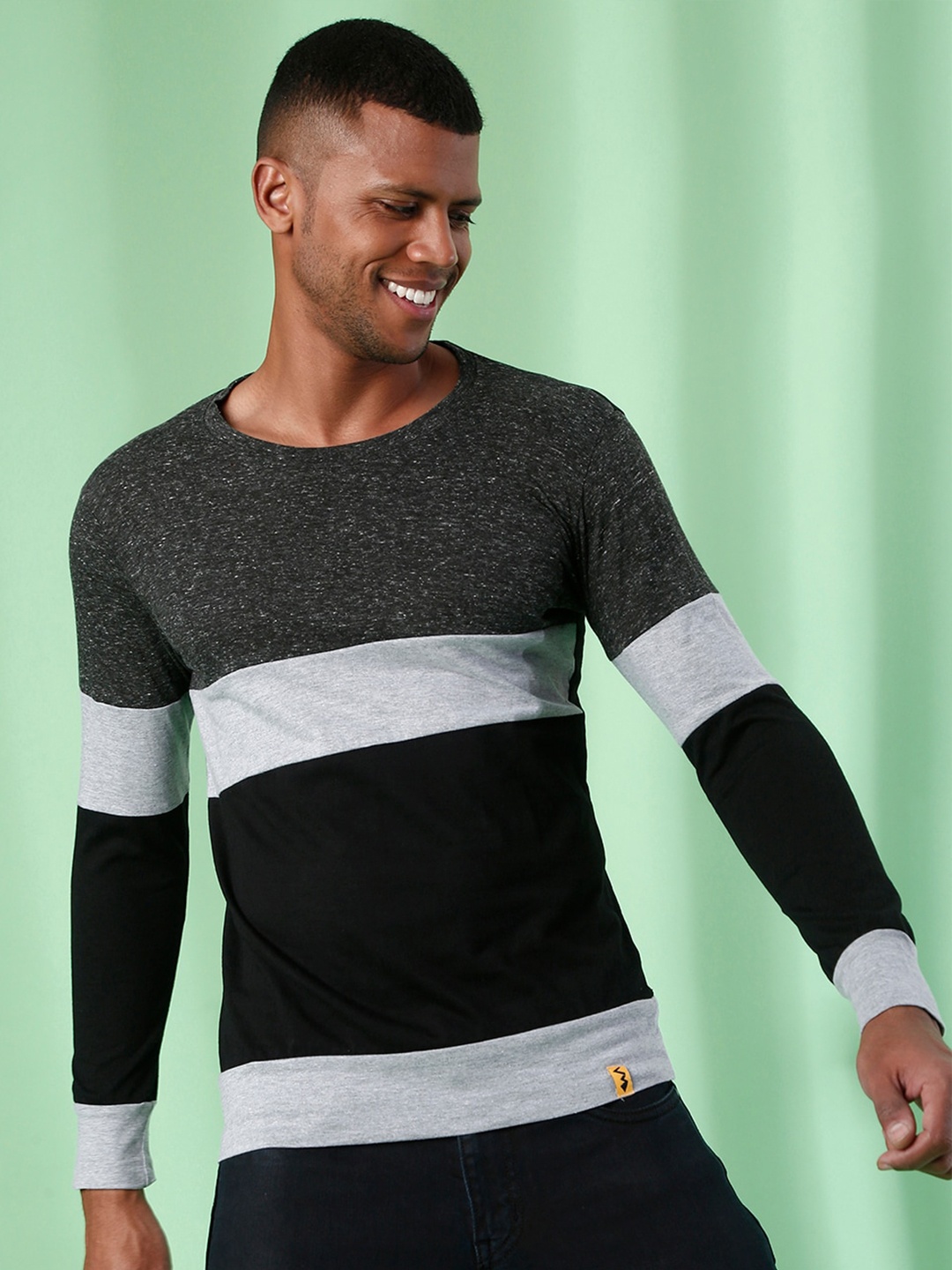 

Campus Sutra Men Charcoal Colourblocked Pockets Outdoor T-shirt