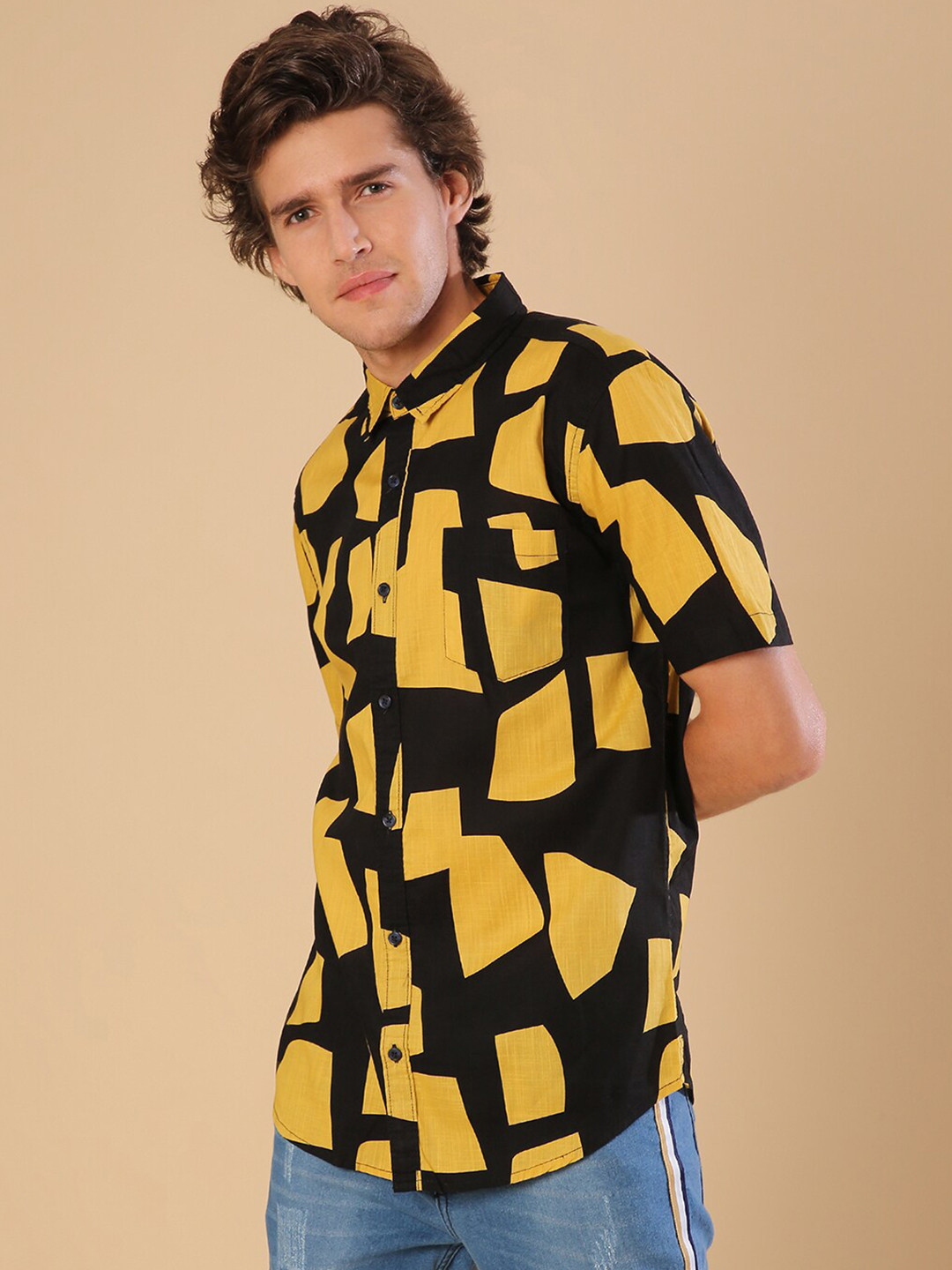 

Campus Sutra Men Yellow Classic Printed Casual Shirt