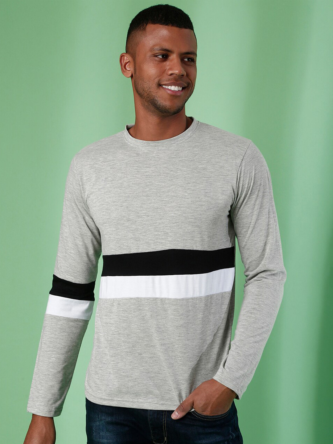 

Campus Sutra Men Grey Pockets Outdoor T-shirt