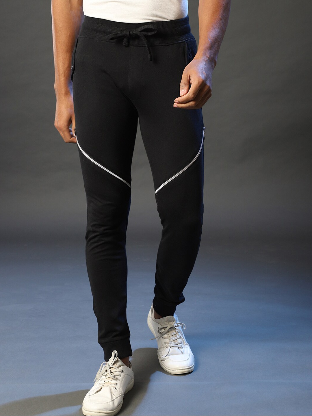 

Campus Sutra Men Black Solid Cotton Joggers