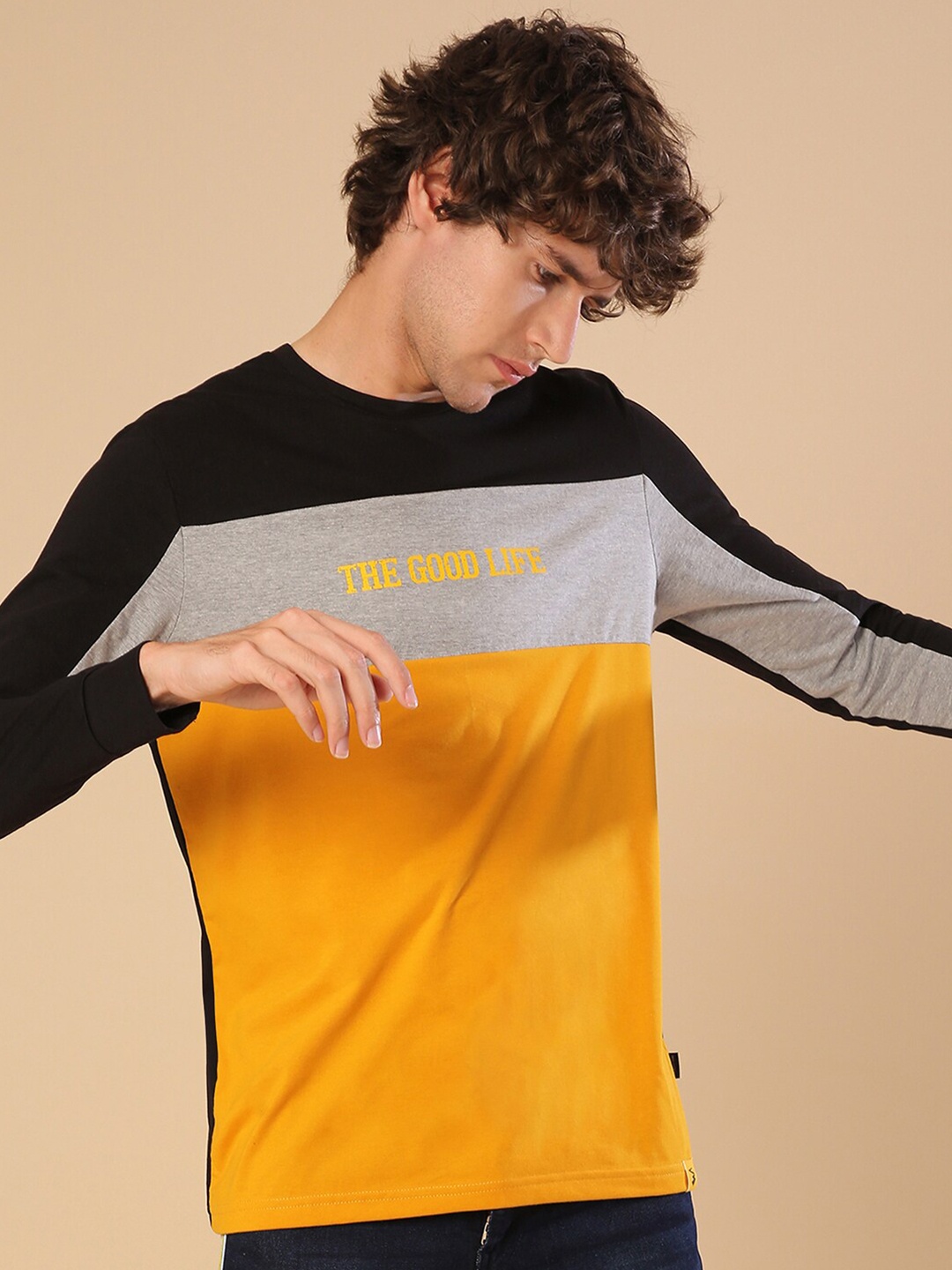 

Campus Sutra Men Multicoloured Printed Applique Outdoor T-shirt, Multi