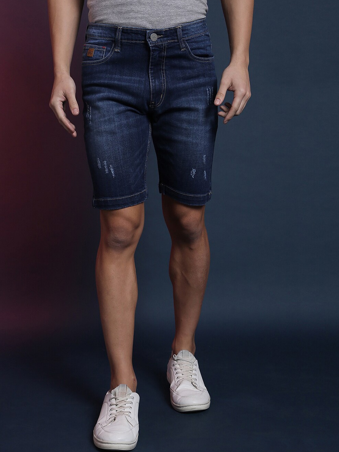 

Campus Sutra Men Navy Blue Washed Denim Outdoor Denim Shorts