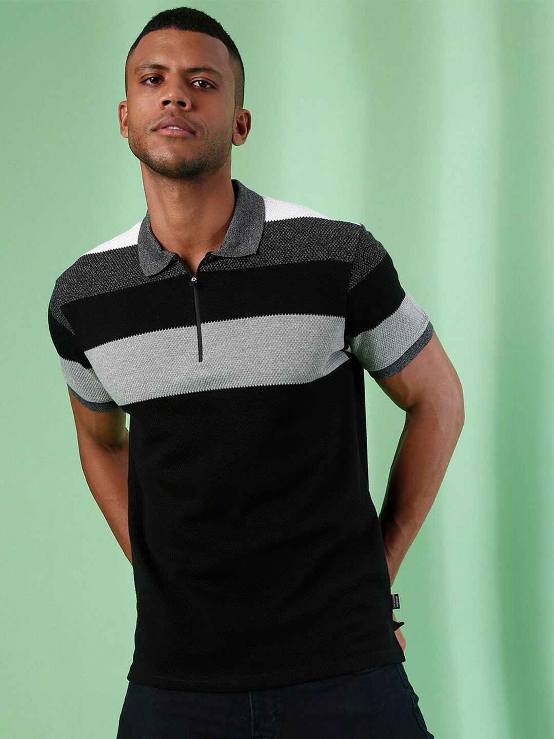 

Campus Sutra Men Multicoloured Striped V-Neck Pockets Outdoor T-shirt, Multi
