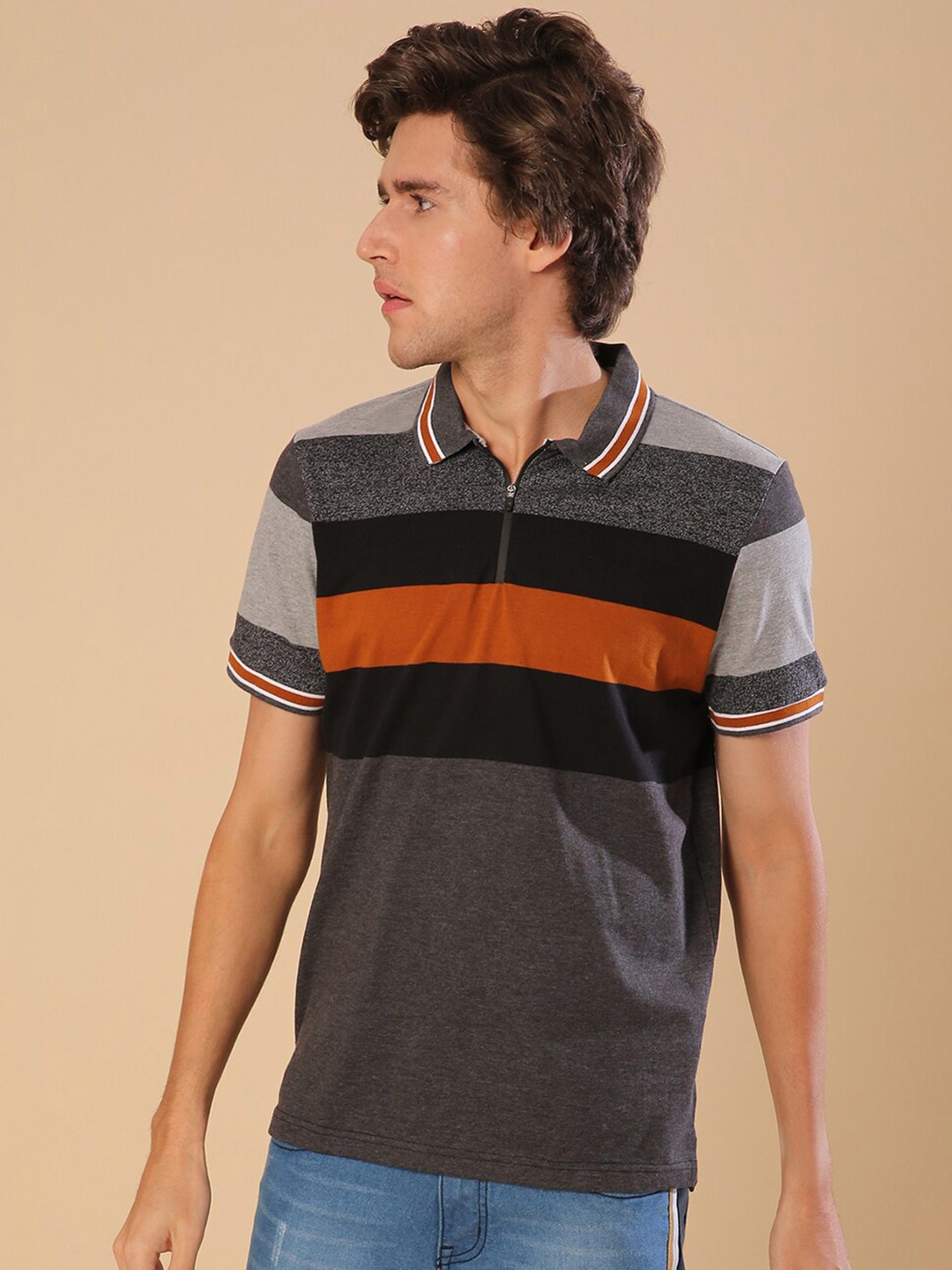 

Campus Sutra Men Multicoloured Pockets Outdoor T-shirt, Multi