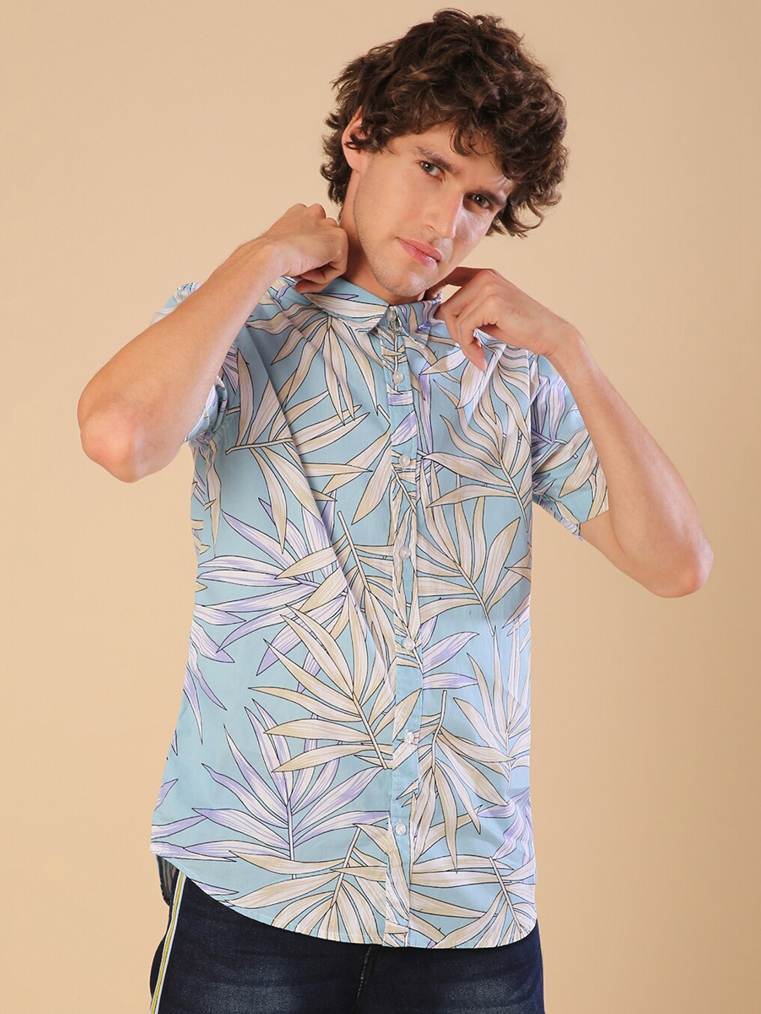 

Campus Sutra Men Blue Classic Floral Printed Casual Shirt