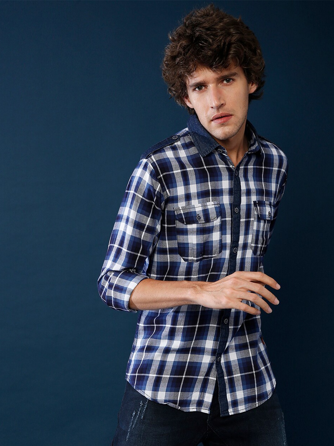 

Campus Sutra Men White Classic Checked Casual Shirt