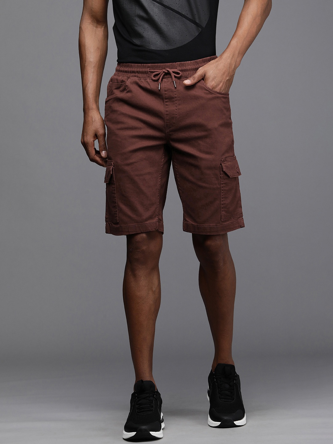 

Louis Philippe Jeans Men Burgundy Slim Fit Solid Low-Rise Cargo Shorts