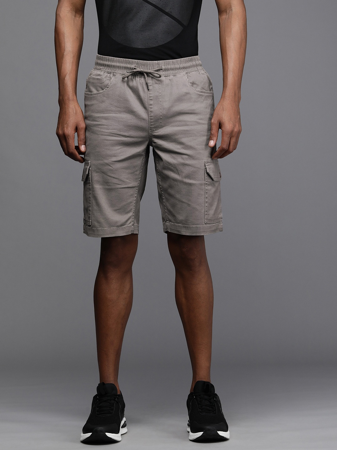 

Louis Philippe Jeans Men Grey Slim Fit Solid Low-Rise Cargo Shorts