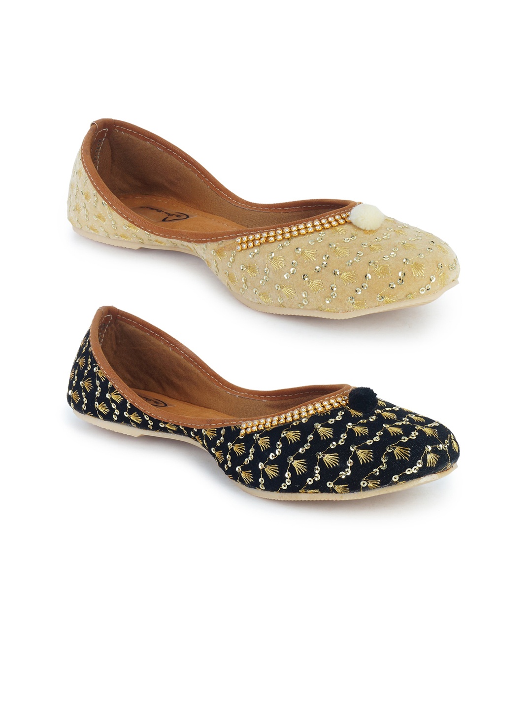 

The Desi Dulhan Women Multicoloured Embellished Mojaris Flats, Multi