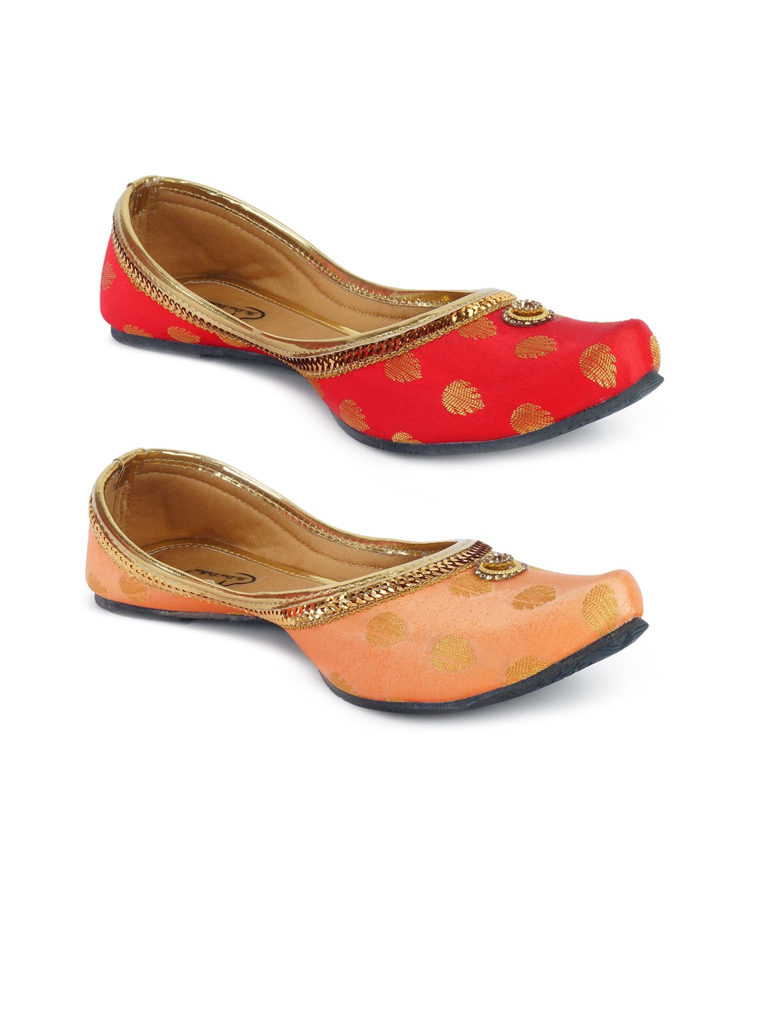 

The Desi Dulhan Women Red Ethnic Mojaris Flats