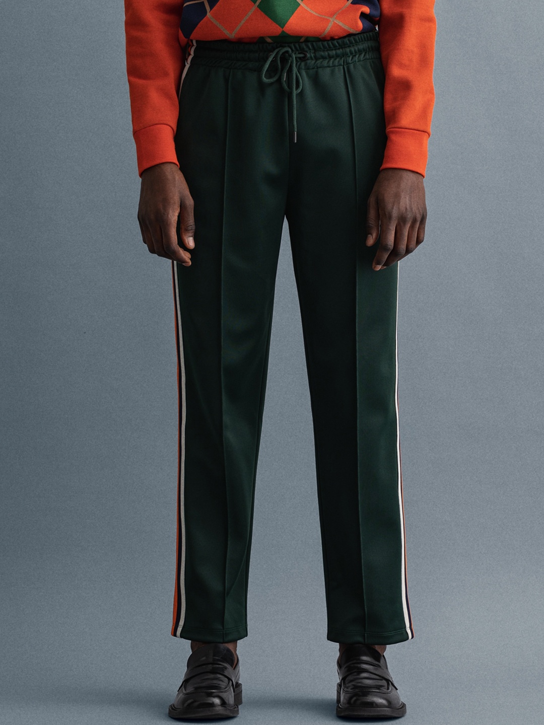 

GANT Men Green & Red Colour Blocked Cotton Track Pants