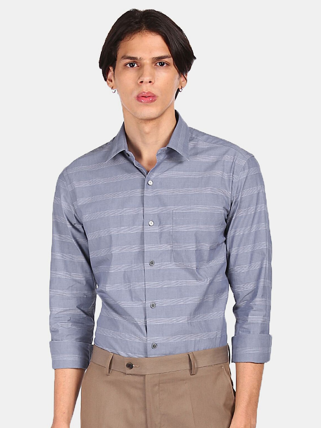 

Arrow Men Blue Slim Fit Horizontal Stripes Striped Casual Shirt