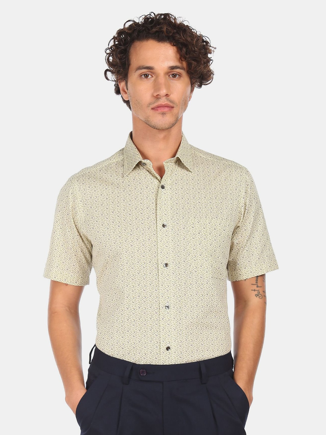 

Arrow Men Beige Printed Casual Shirt