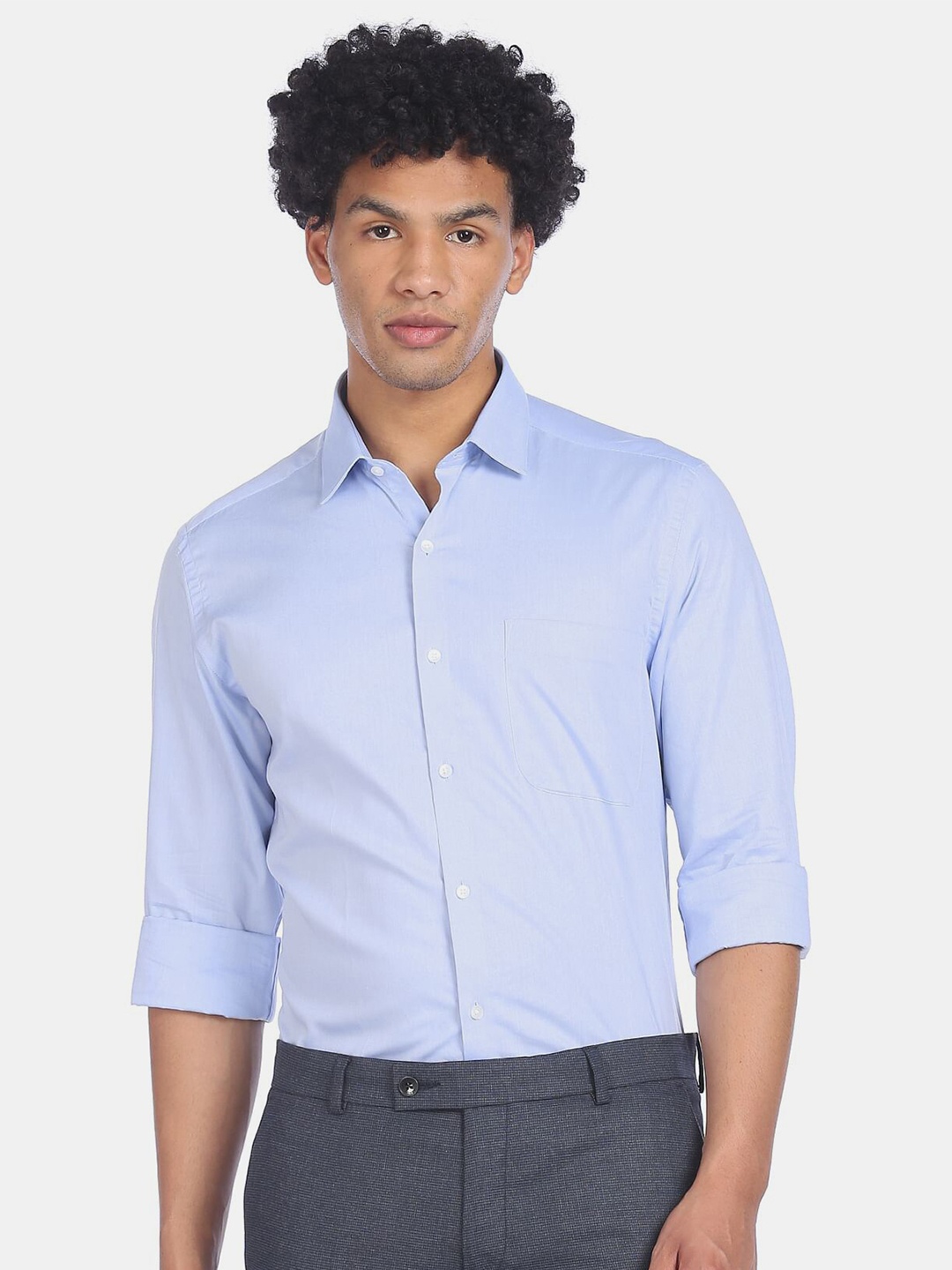 

Arrow Men Blue Solid Regular Fit Cotton Casual Shirt