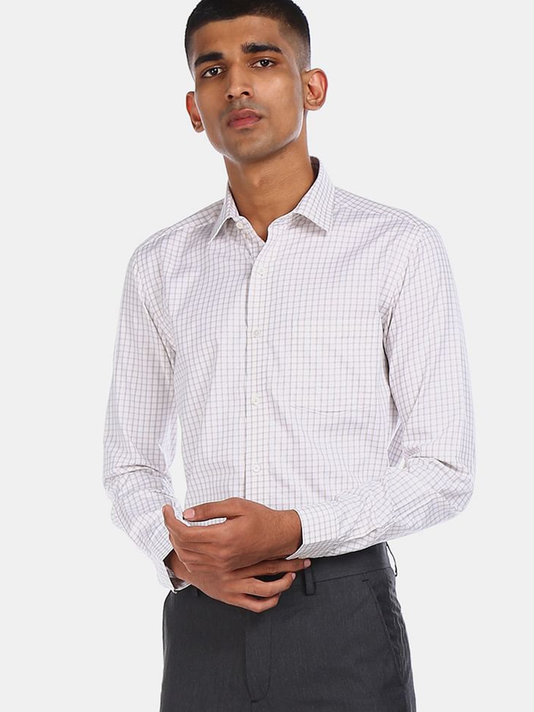 

Arrow New York Men White Slim Fit Checked Cotton Casual Shirt