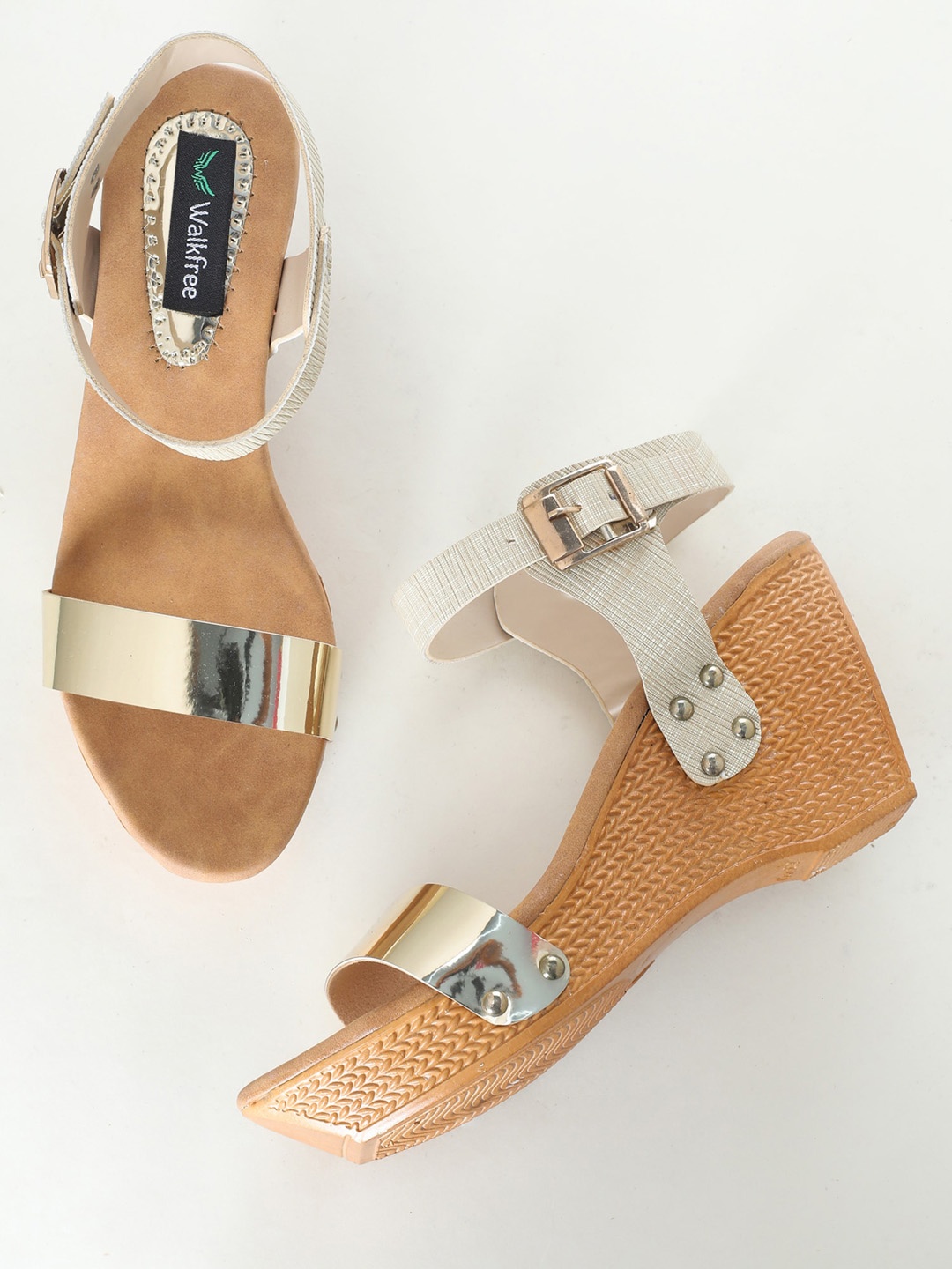 

Walkfree Cream-Coloured Textured Block Sandals with Buckles