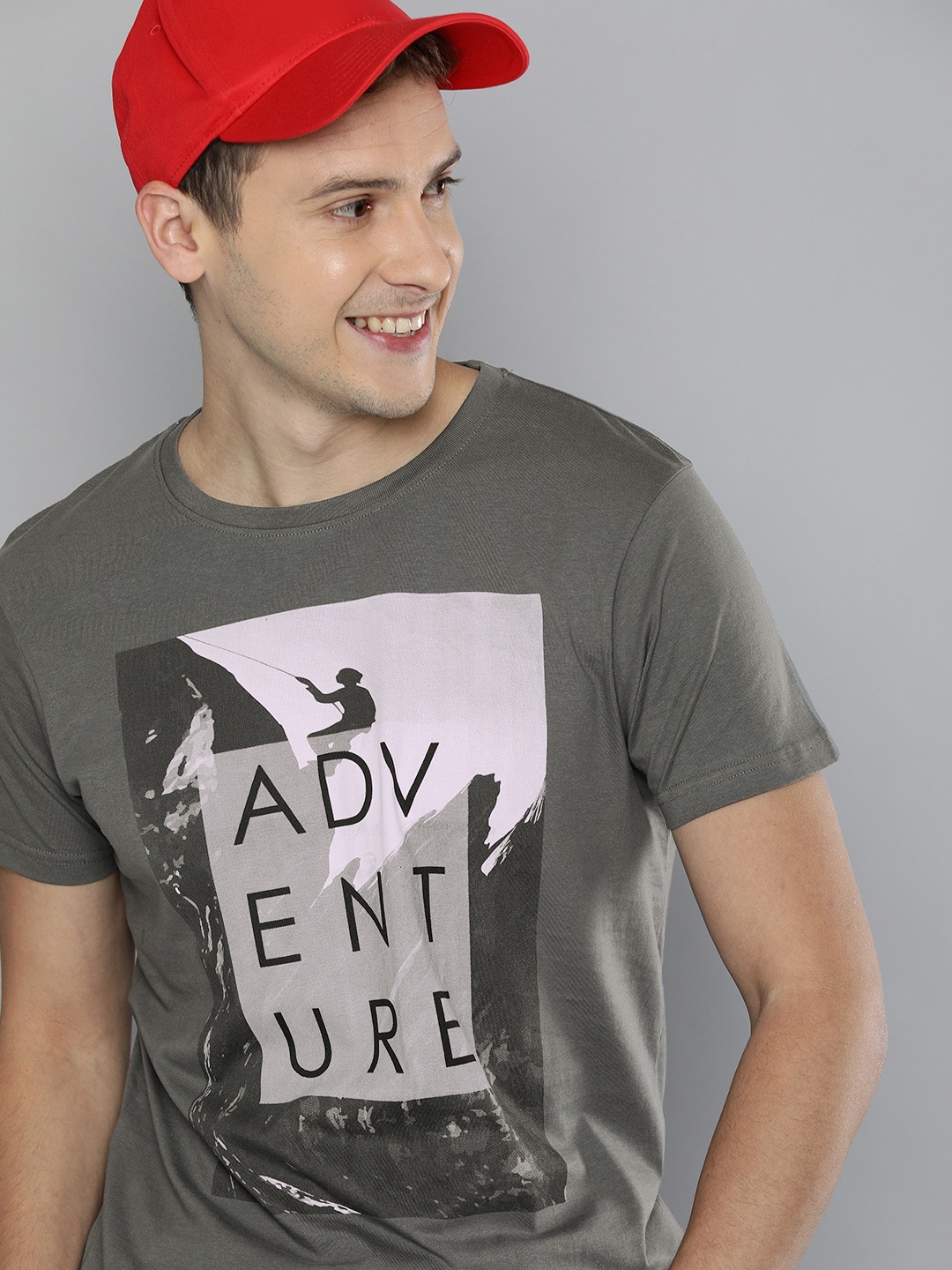 

HERE&NOW Men Grey Graphical Printed Casual T-shirt