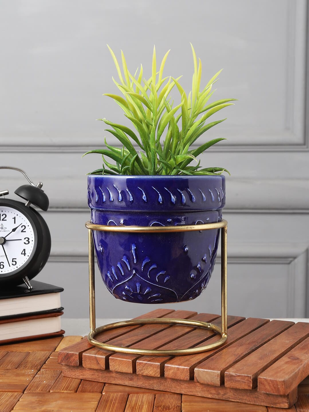 

MIAH Decor Blue Ceramic Textured Planter With Stand