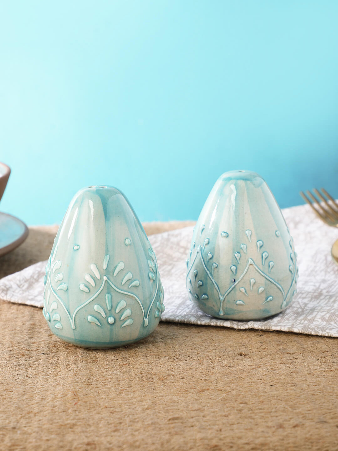 

MIAH Decor Set Of 2 Teal Blue & White Textured Ceramic Salt & Pepper Shakers