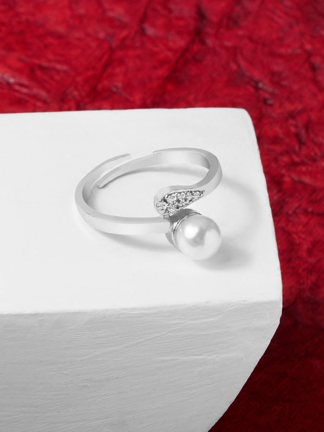 

AMI Silver-Plated White CZ-Studded & Pearl Beaded Adjustable Finger Ring