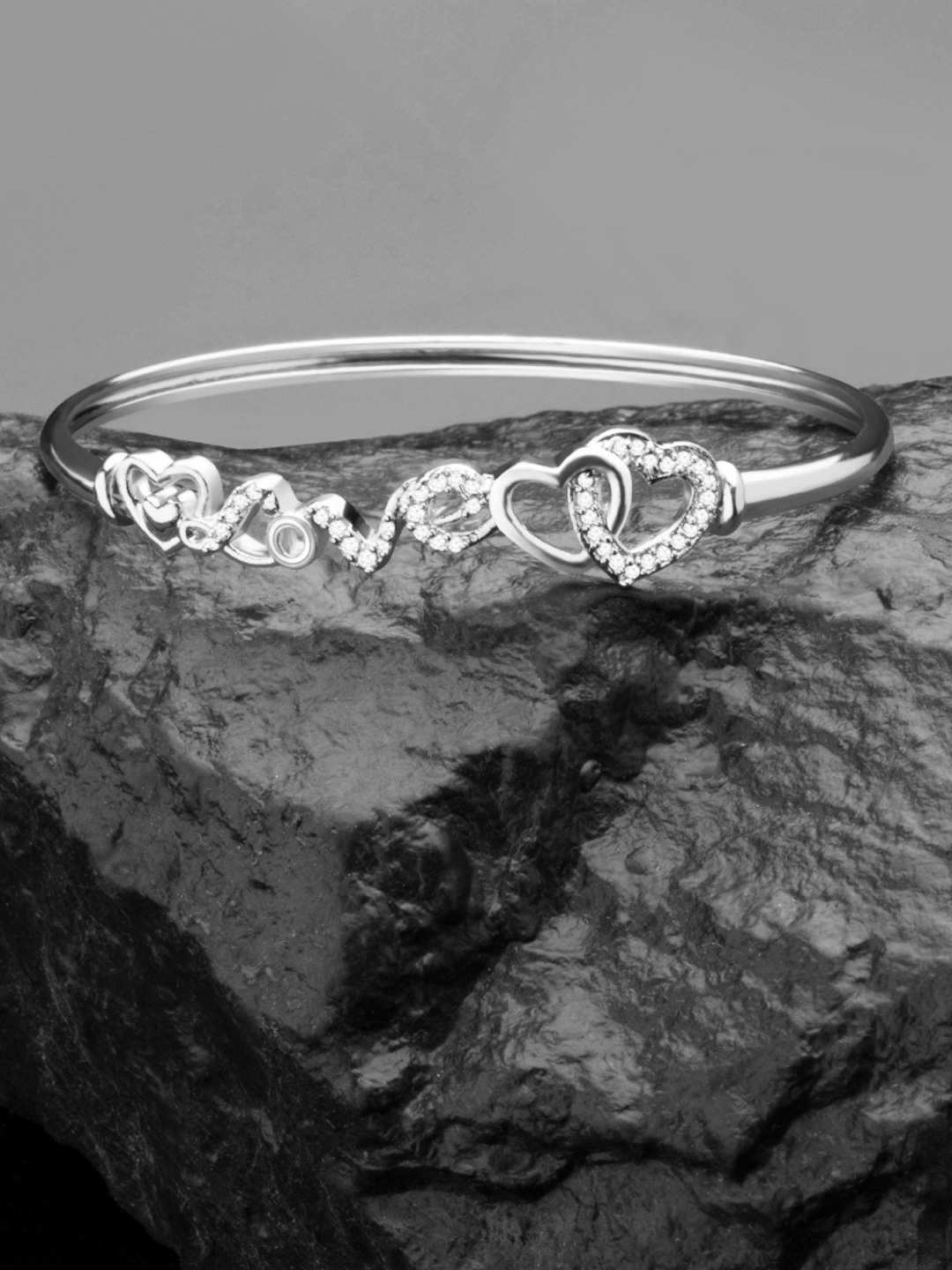

AMI Women Silver-Toned Brass Cubic Zirconia Silver-Plated Kada Bracelet