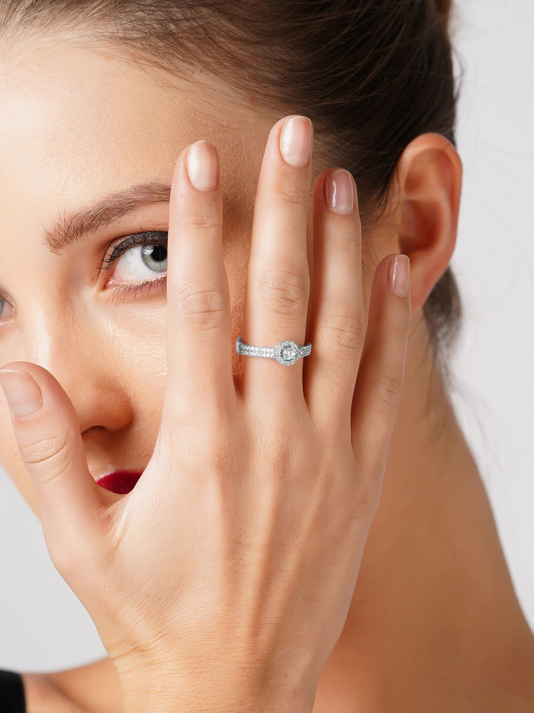 

AMI Silver-Plated White CZ-Studded Adjustable Finger Ring