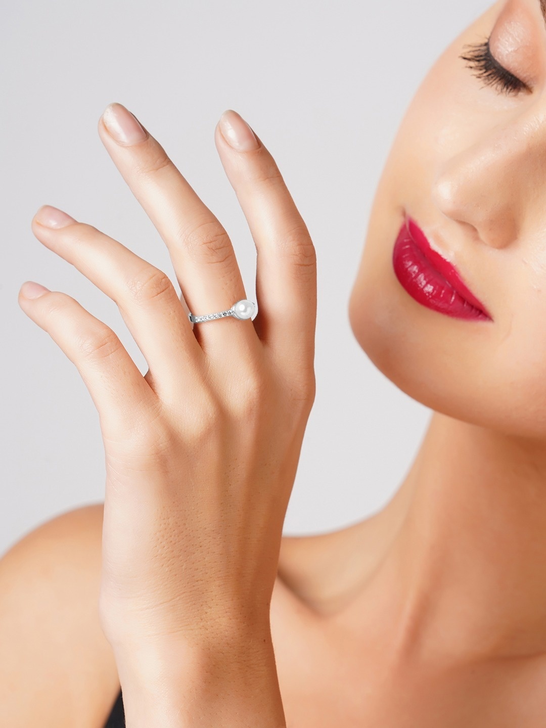 

AMI Silver-Plated White CZ-Studded & Pearl Beaded Adjustable Finger Ring