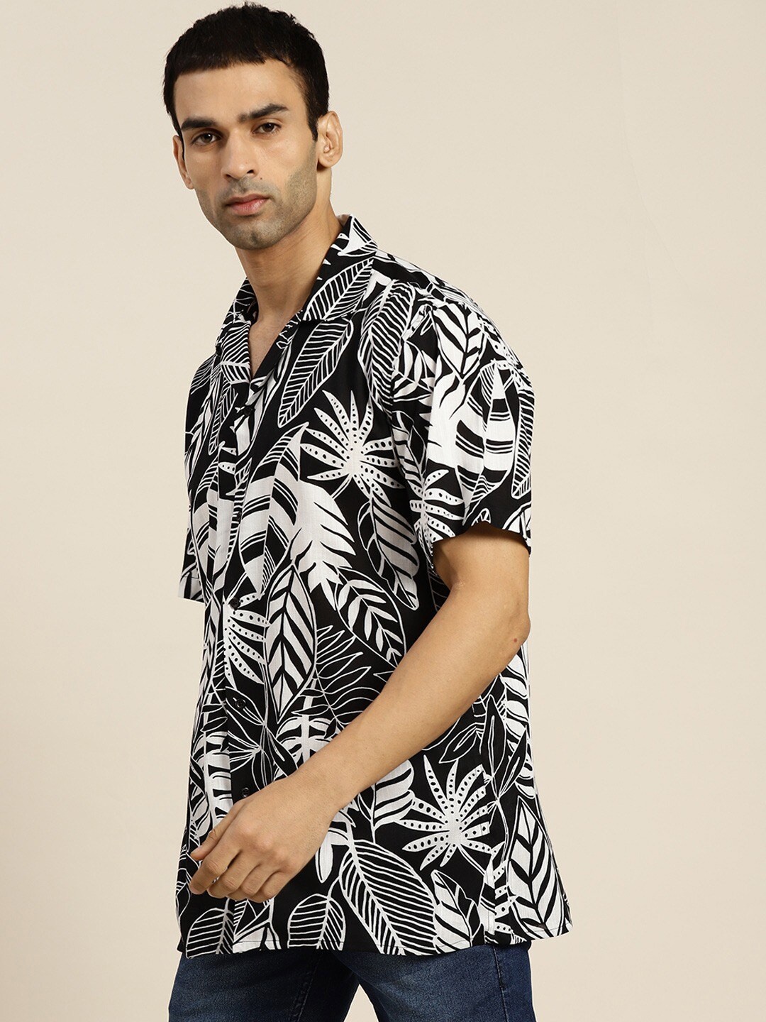 

Hancock Men Black Relaxed Printed Casual Shirt