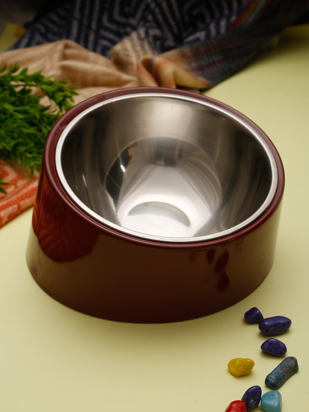 

WIGGLE TWIDDLE Red & Silver-Toned Solid Anti-Skid Pet Feeding Bowl 560 ml