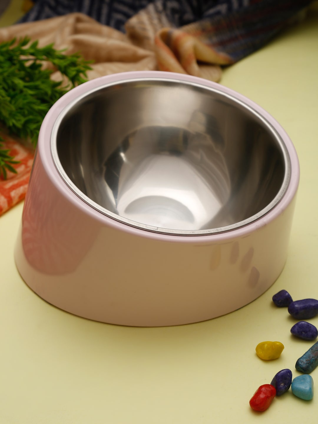 

WIGGLE TWIDDLE Pink & Silver-Toned Solid Anti-Skid Pet Feeding Bowl 560 ml