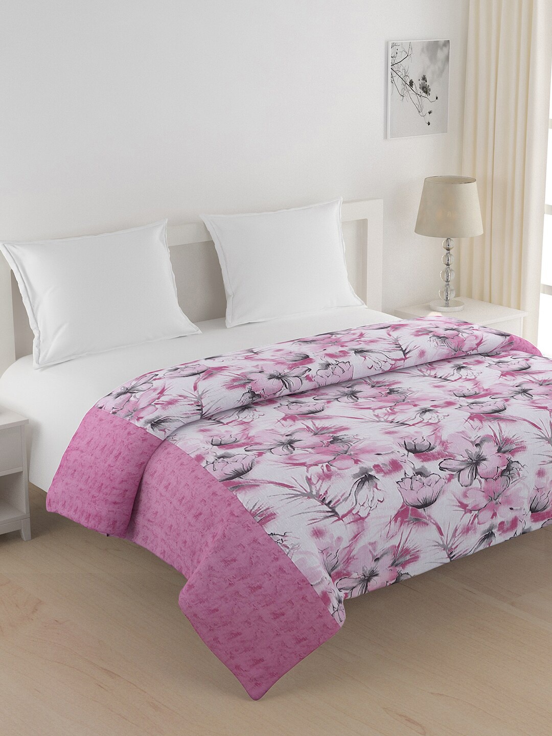 

SWAYAM Pink & Black Floral Heavy Winter 350 GSM Double Bed Quilt