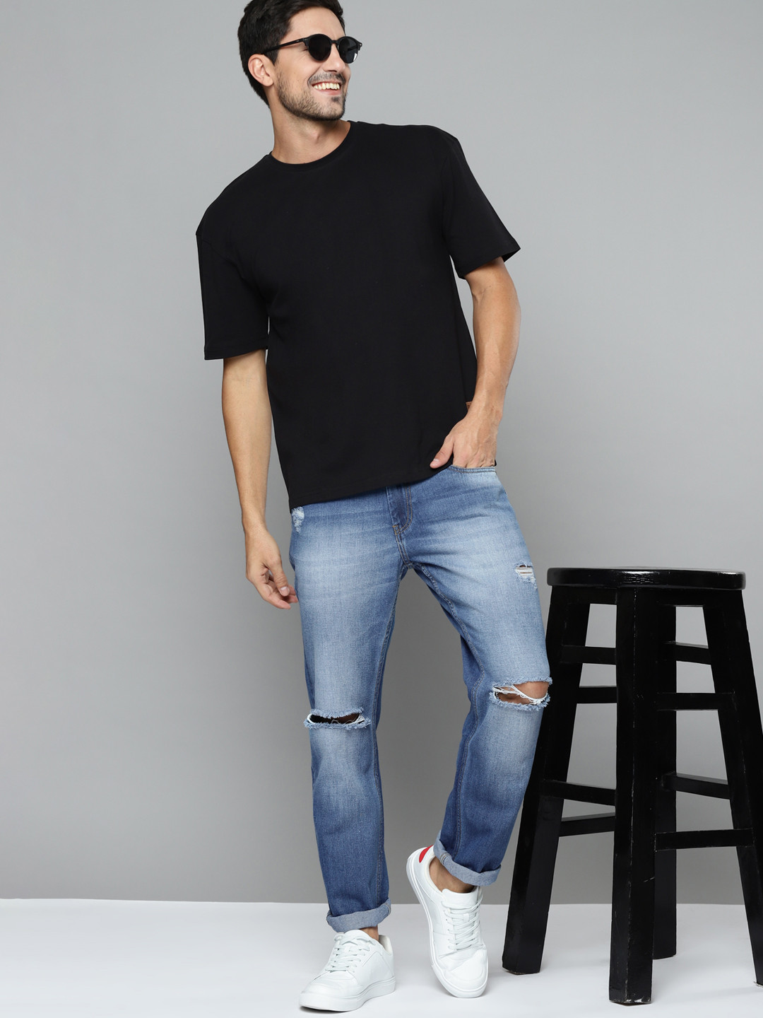 

HERE&NOW Men Blue Pure Cotton Slim Fit Highly Distressed Heavy Fade Jeans