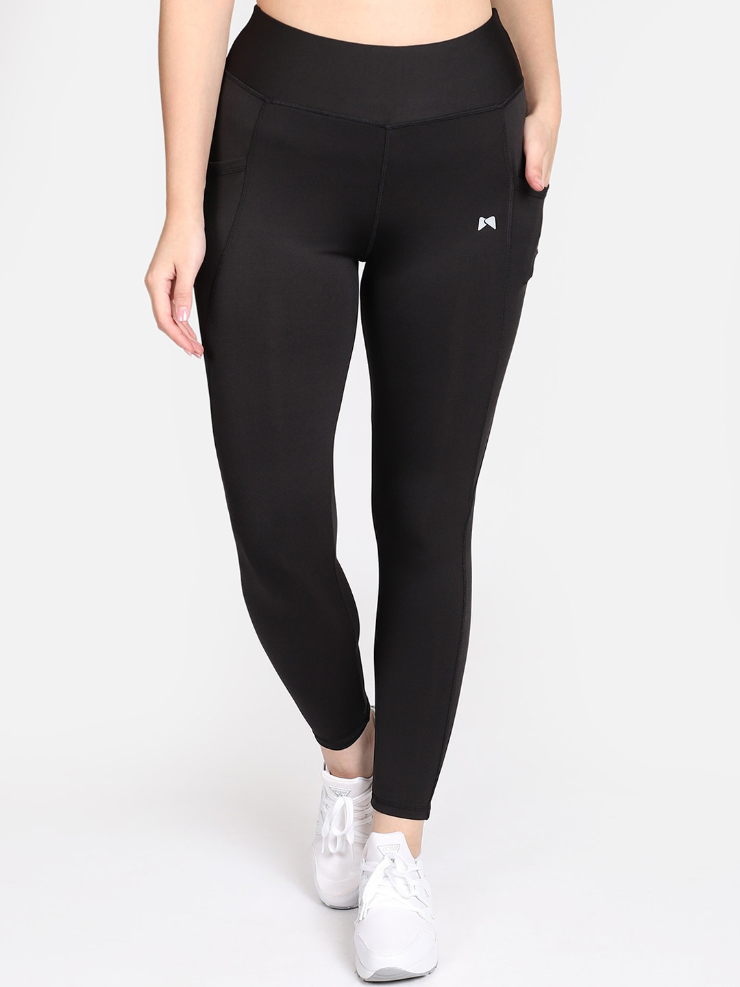 

MUSCLE TORQUE Women Black Solid Skinny Fit Tights
