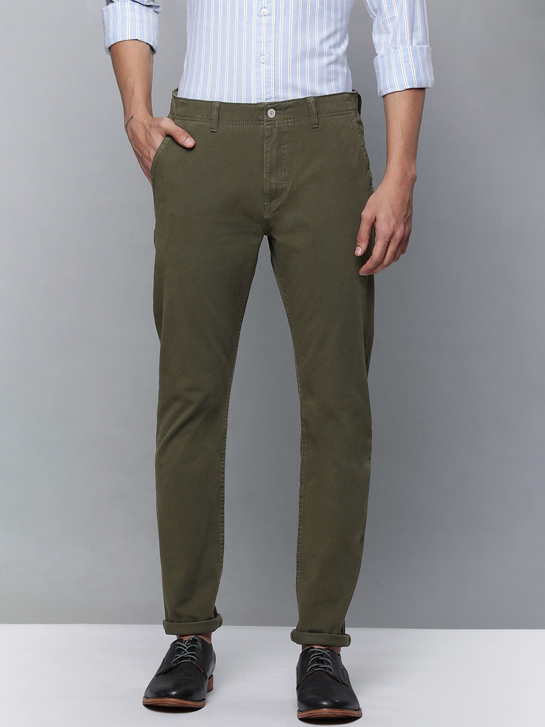 

Levis Men Green Solid Slim Fit Chinos