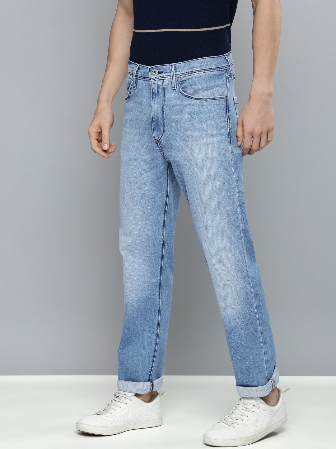 

Levis Men Blue Straight Fit Heavy Fade Stretchable Jeans