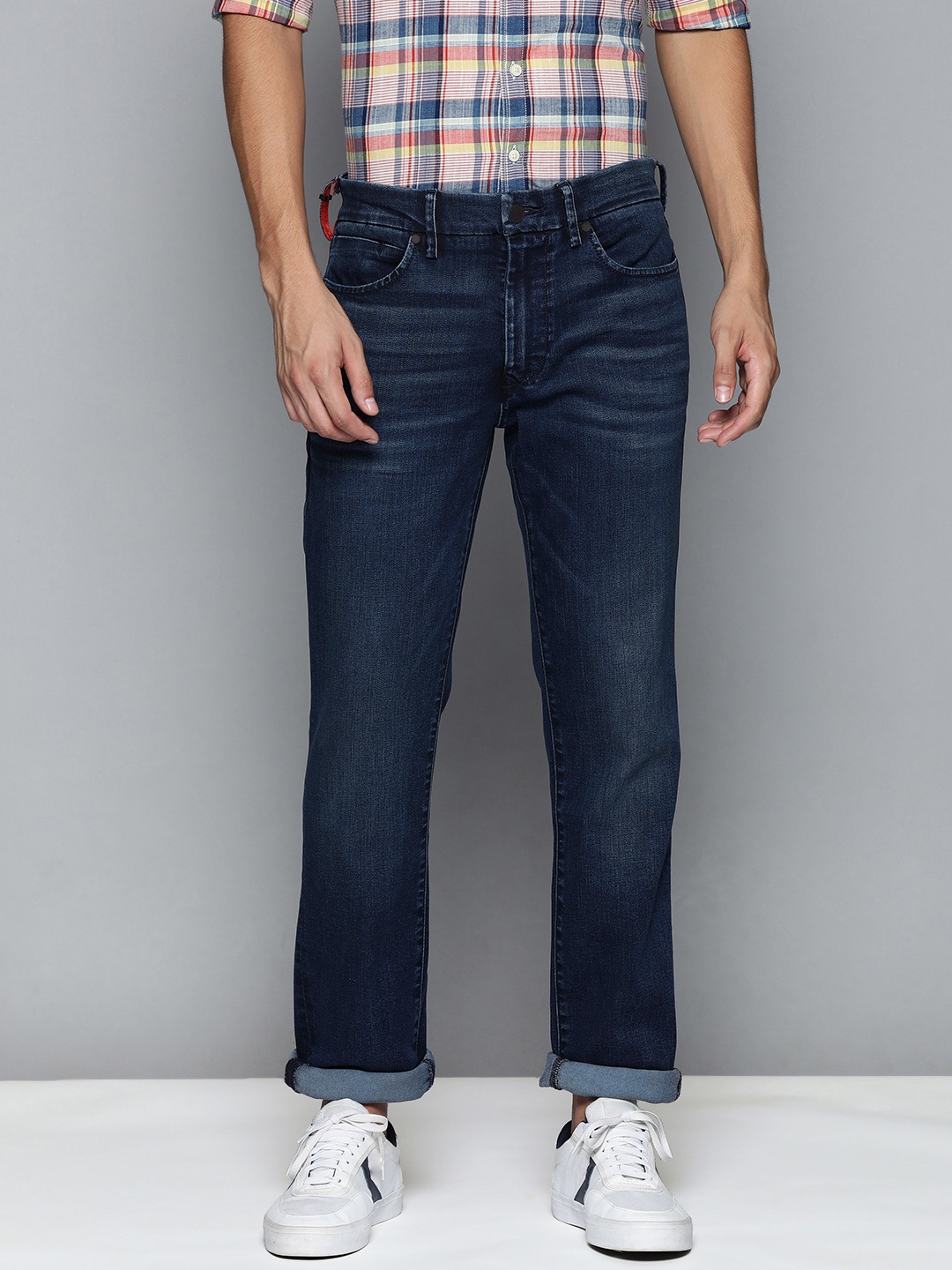 Levis Men Blue 511 Slim Fit Mid-Rise Light Fade Stretchable Jeans