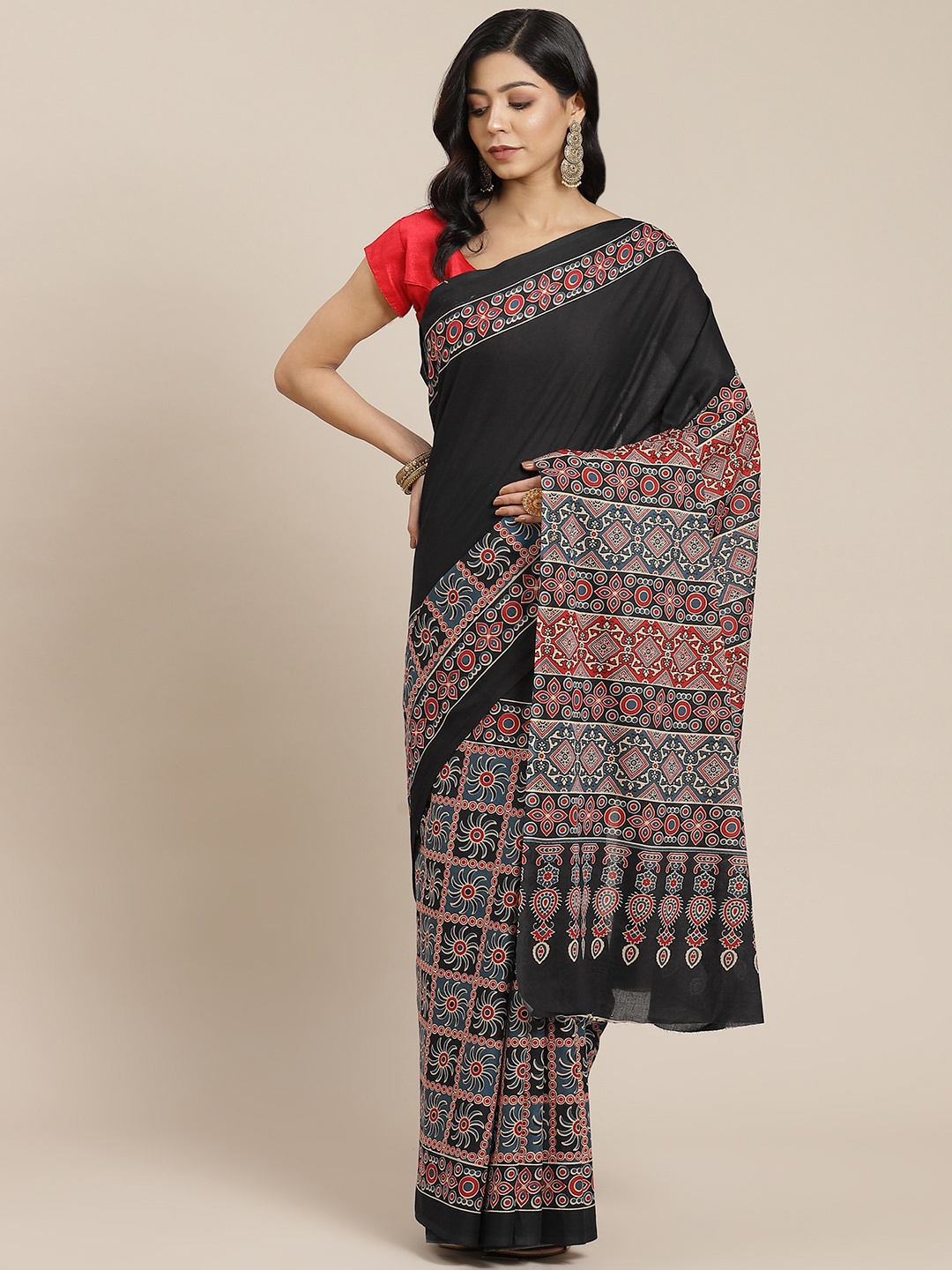 

Yufta Women Black & Red Ethnic Motifs Pure Cotton Block Print Saree