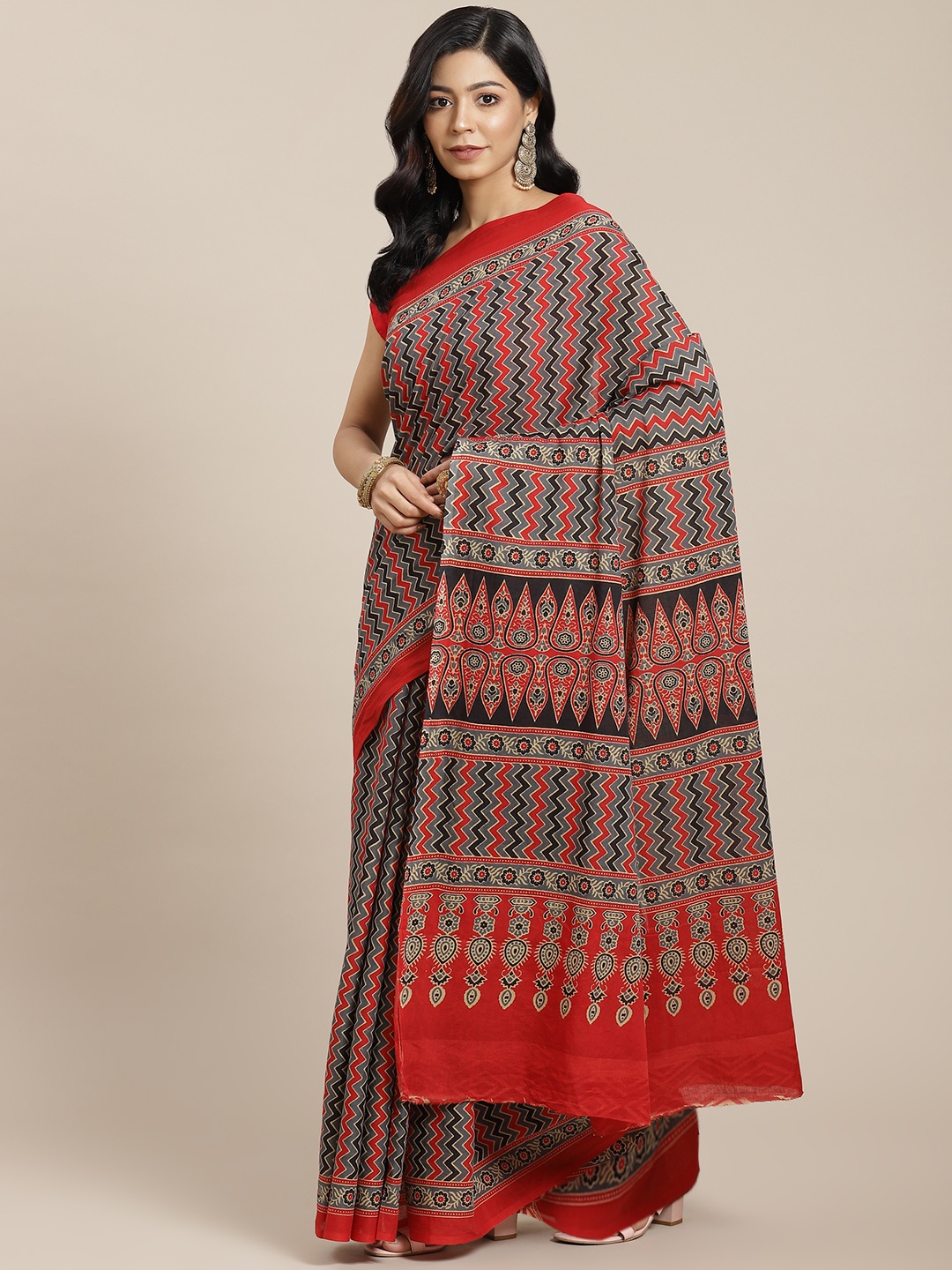 

Yufta Women Red & Beige Ethnic Motifs Pure Cotton Block Print Saree