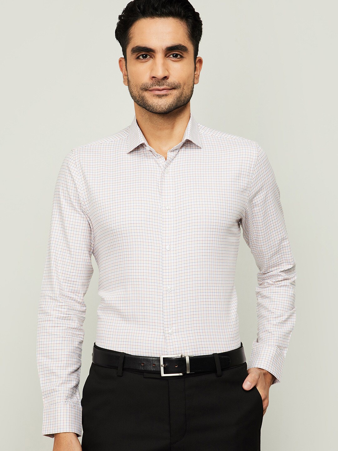 

CODE by Lifestyle Men Off White & Maroon Slim Fit Grid Tattersall Cotton Formal Shirt
