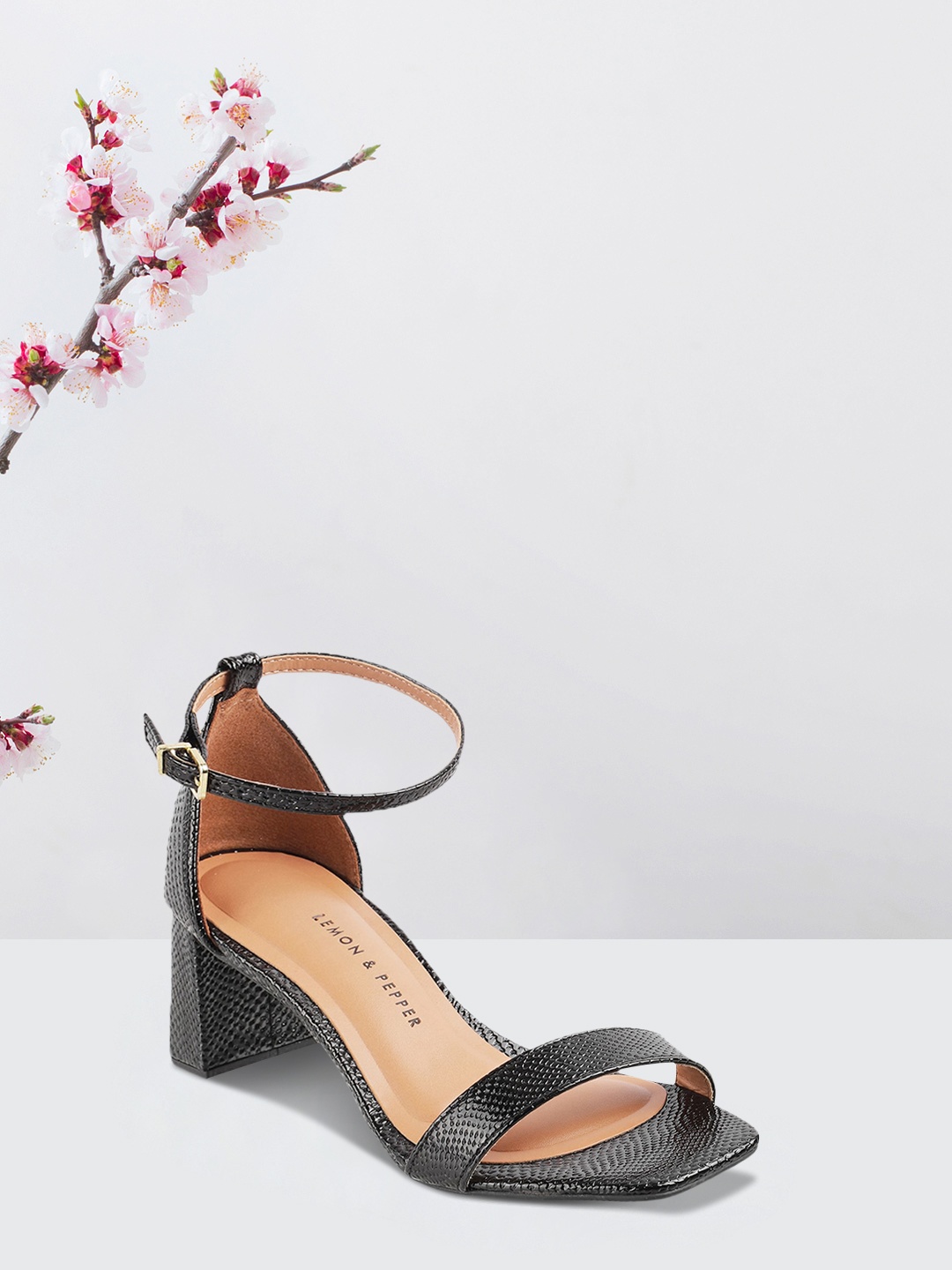 

LEMON & PEPPER Black Block Heel Sandals