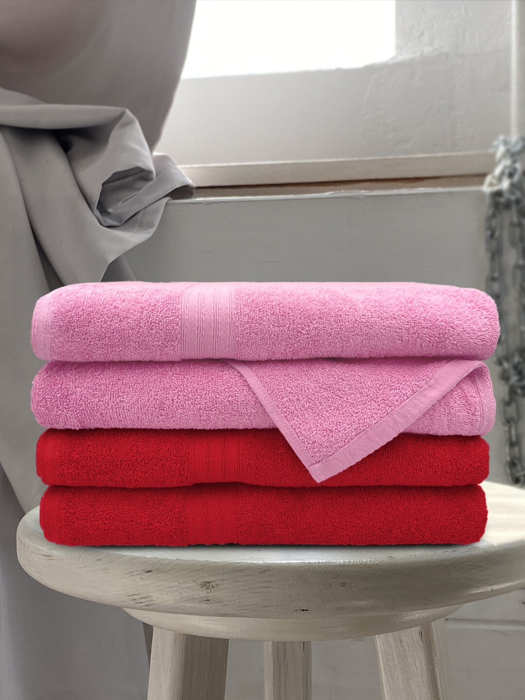 

Aura Set Of 4 Solid 500 GSM Cotton Bath Towels, Red
