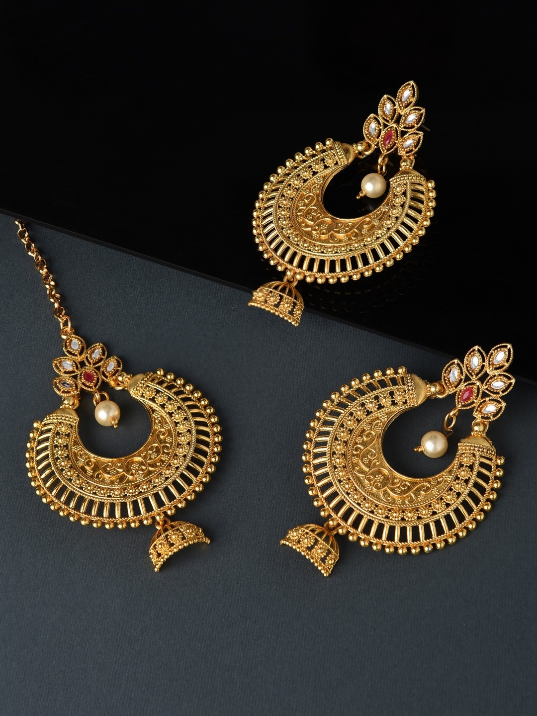 

Zaveri Pearls Gold-Plated Stone Studded & Beaded Jewellery Set